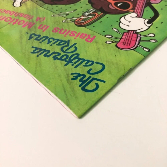 Vtg 1988 The California Raisins Raisins  In Motion A Flashback Book Paperback - Picture 5 of 16